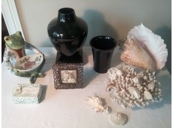DECORATOR ITEMS FOR THE BATH - Elegant And Beachy