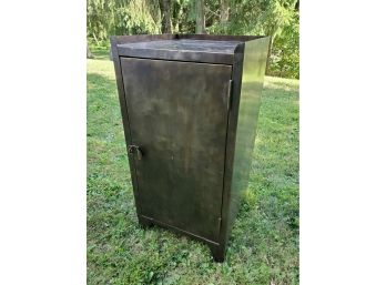 Industrial Chic! Interieurs NYC Designer Metal Cabinet / End Table (2 Of 2)