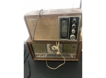Vintage 1960s - 1970s Pair Of Wood Case Radios SONY And General Electric Untested
