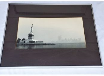 Vintage Signed New York City Skyline Statue Of Liberty With Twin Towers And Manhattan Framed Photograph