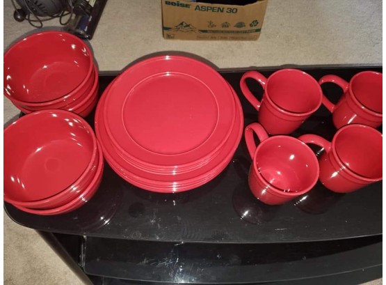 16pc Red Dinnerware Set
