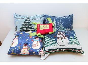Set 5 Holiday Themed Accent Pillows