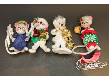Set 4 Annalee Collectible Christmas Mice Figurals  8' Height
