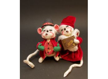 Pair Annalee Collectible Christmas Mice Figurals 7' Height