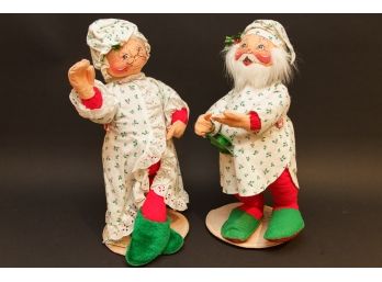 Pair Annalee Collectible Christmas Santa & Mrs. Claus Figurals 19 Inches Tall