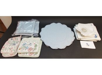 Collection Of Vintage Linens, Placemats And Pot Holders