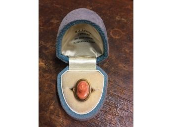 14k Gold Coral Color Cameo Ring  Approx 1.5 Pennyweights Of Gold Plus Stone