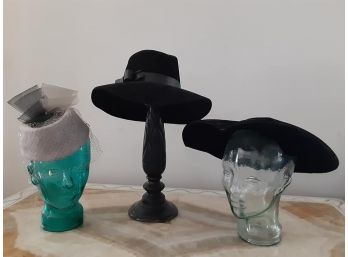 Wonderful Romantic Vintage Classic Hats - Lot Of Three