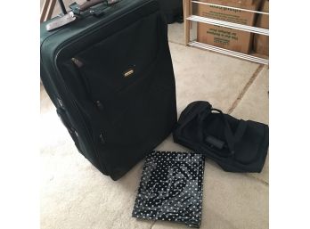 Large Samsonite Suitcase With Duffel Bag And Tote