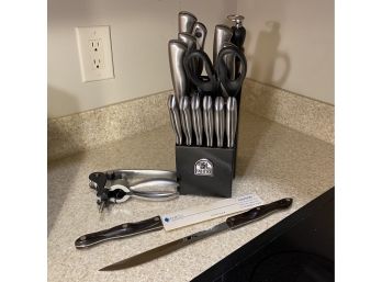 Sabatier Knife Block With Knives Plus Two Additional Knives And Rabbit Style Screw Pull