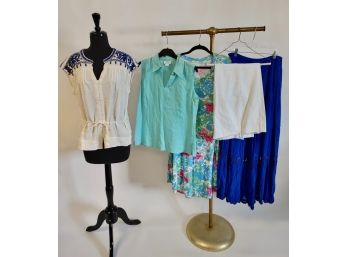 Lot Of Women's Summer Clothing (5)