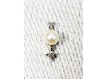 14k Pearl & Diamond  White Gold Pendant
