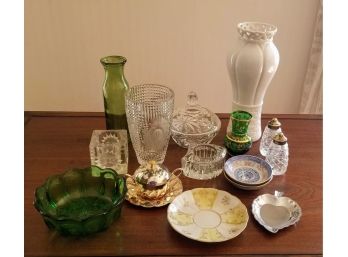 Green, White And Gold Glass Lot (SF4)