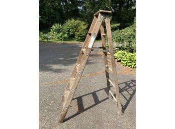 Blue Ribbon Ladder 6 Ft Wooden Ladder