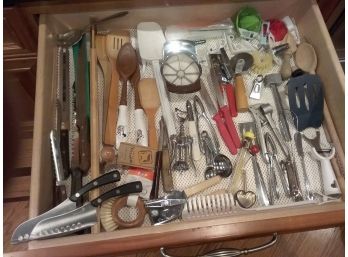 LARGE LOT OF Kitchen Drawer UTENSILS, GISMOS And GADGET!  Take A Look!