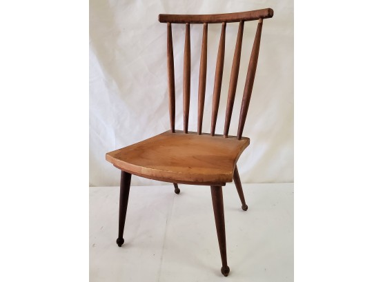 Adorable Vintage Simple Wood Child's Spindle Back Chair