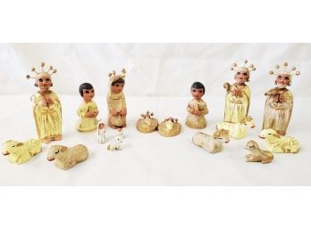 Beautiful Vintage Mexican Pottery Creche Nativity Figurines