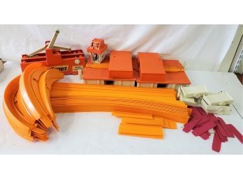 1968 Hot Wheels Track, 2 Super Chargers, Lap Counter, Dual Lane Rod Runner And More