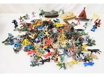 Large Assortment Of Plastic Pretend Play Army Men, Cowboys & Indians, Aliens And More!