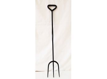 Antique 35' Black Twisted Wrought Iron Three Prong Fire Place Pitchfork Hand Tool