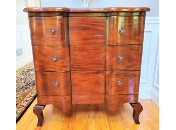 Handsome Vintage Antique Small Chest Of Drawers / Dresser