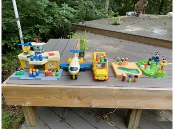 Collection Of Vintage Fisher Price Little People