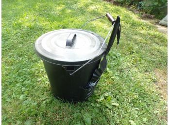 Ash Pail With Lid And Shovel