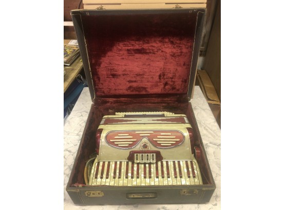 Vintage Noble Debutante Accordion 41/120 Red/White In Excellent Playable Condition