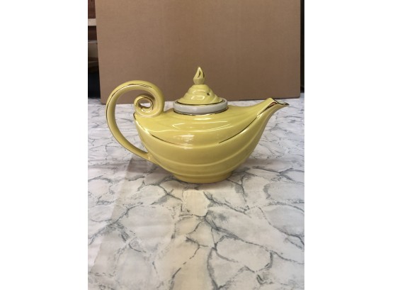 HALL ALLADIN TEAPOT VINTAGE LIGHT YELLOW & GOLD TRIM W/ INFUSER 6 CUP EXCELLENT COND Highly Collectible