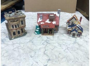 Lot Of 3 Wintery Christmas Home Scenes -LOG CABIN-OLD SCHOOL-2 STORY HOME Dept 56 & Lemax In VG Condition