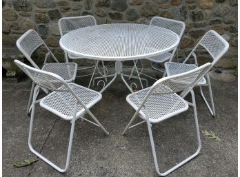 Vintage Metal White Painted Round Outdoor Table And (6) Folding Chairs