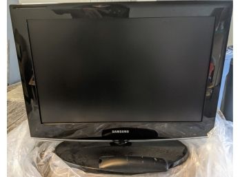 Samsung TV  Screen Is 18'  In Good Working Condition.
