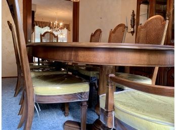 Vintage Thomasville, Pristine Dining Room Table & Chairs Seats 8 With Protective Covers