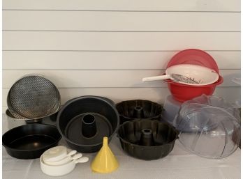 Large Group Of Baking Items. Quality Baking Pans With Good Weight To Them.