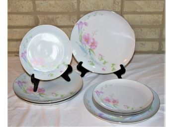 Eight Couture Fine China Plates, Pretty Bouquet Pattern, MD108