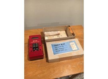 E108 Vintage Russian Radiation Dosimeter, Geiger Counter, Interesting Electronic Device