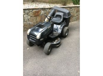 E114 Runs And Cuts Great, Murray Select 13.5hp 40' Cut Lawn Tractor With Double Bin Bagging System