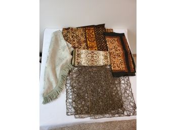 Mixed Lot Of Table Cloths, Place Mats, Table Runners And One Window Valance