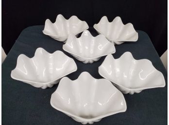 Cute Set Of Six Molded Plastic White Clam Shell Bowls
