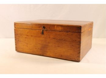Vintage H&M Wood Finger Jointed Woodworkers Tool Chest