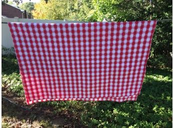 Estate Fresh Vintage Red And White Cotton Italian Restaurant Apizza Table Cloth. Measures 50' X 64'. Excellent