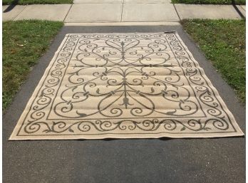 Very Nice Mid-Century Modern MCM Black And Cream Rug. Measures 7' 9' X 9' 7'. In Excellent Condition.