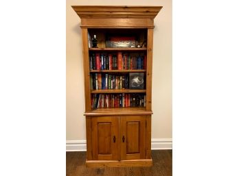 Wood Bookcase/Cabinet