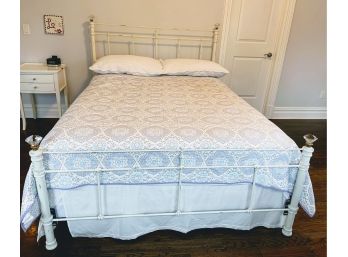 Queen Size White Iron Headboard And Footboard (standard Frame)
