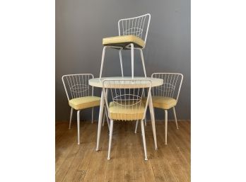 Retro Kitchen Set With Wire Back Chairs