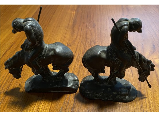 Cast Iron Pair Of Vintage Native American Indians With Spears On Horse Book Ends
