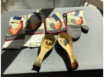 Rooster Spoon Rests, Dish Towels And Oven Mitts