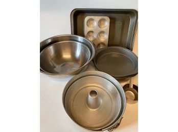 Extra Large Mixing Bowls & Baking Supplies, 13 Pieces