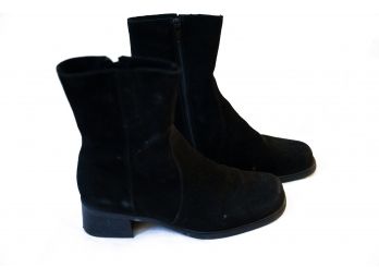 La Canadienne Black Suede Snow Boots- Size 7 M