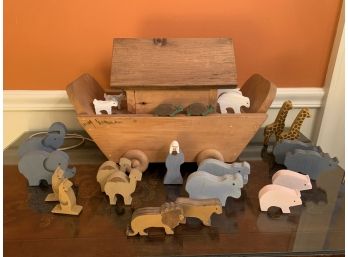 Adorable Handmade Wooden Noah’s Ark Pull Toy